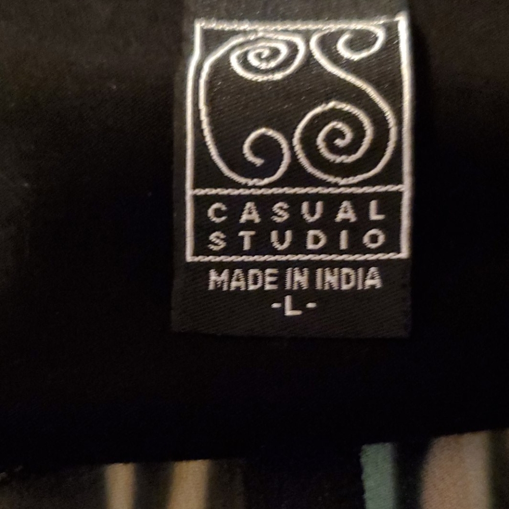 Unique back top - Picture 3 of 3